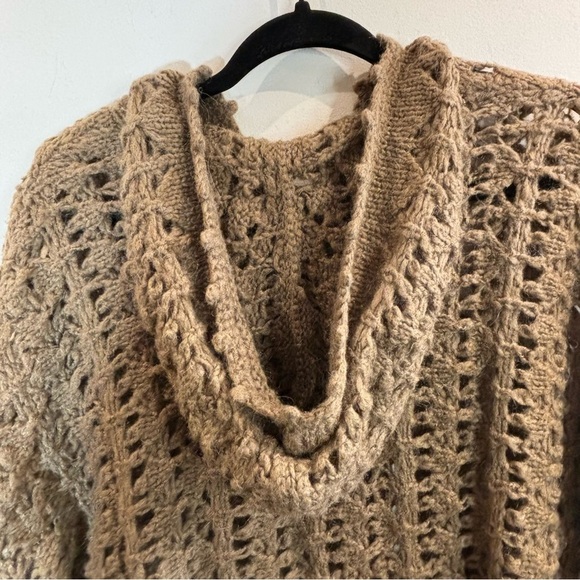 FREE PEOPLE Sz M Open Weave Crochet Style Hooded Pull On 3/4 Sleeves Sweater Top - Picture 8 of 10